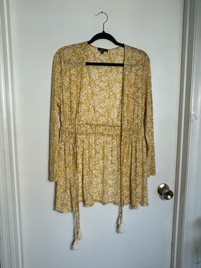 AUW Yellow and White Leaf-Print Open Cardigan
